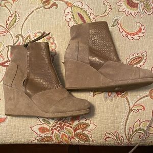 Toms Wedge Booties - EXCELLENT Condition